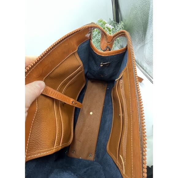 Authenticated Vintage Dooney & Bourke Navy Tan All Weather Leather Satchel Duck - Picture 8 of 10